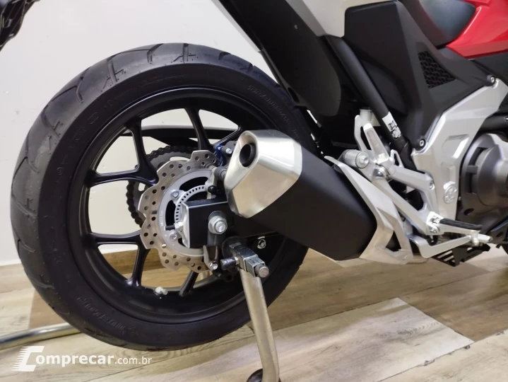 NC 750X 700 cc
