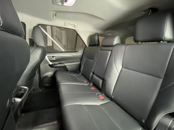 Hilux SW4 SRX Plat. 4x4 2.8 TB Die. Aut.