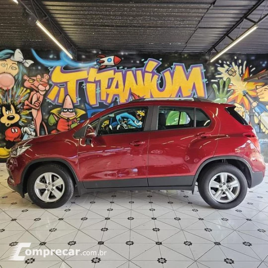 TRACKER LT
