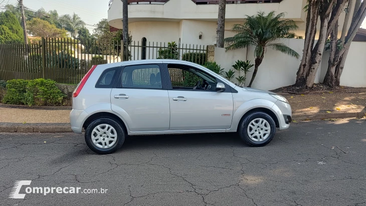 FIESTA 1.6 MPI Class Hatch 8V
