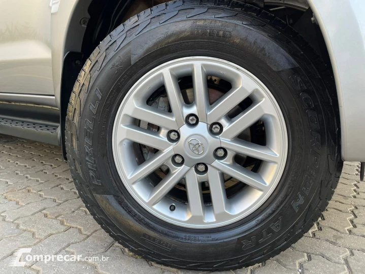 HILUX SW4 2.7 SR 7 Lugares 4X2 16V