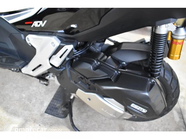 ADV 150 - SCOOTER