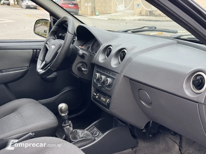 CELTA 1.0 MPFI LT 8V