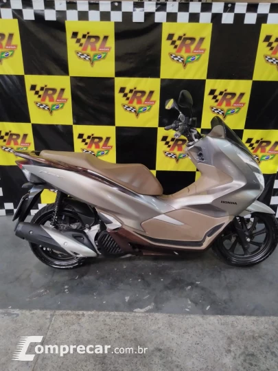 PCX 150 DLX