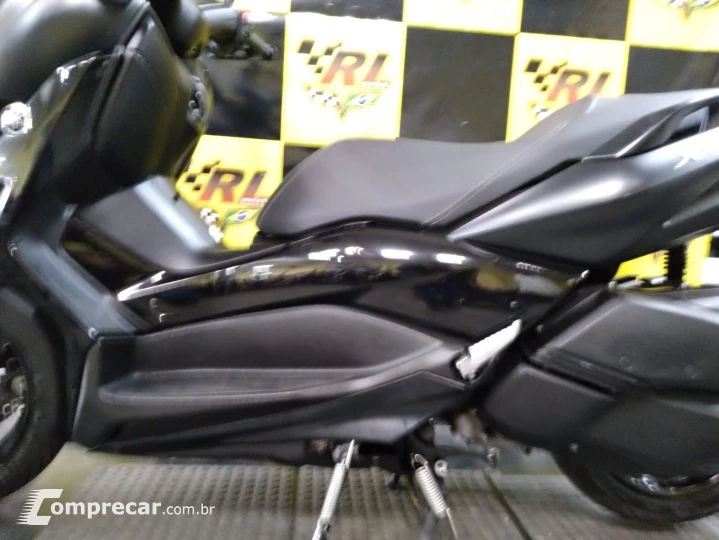 X-MAX 250