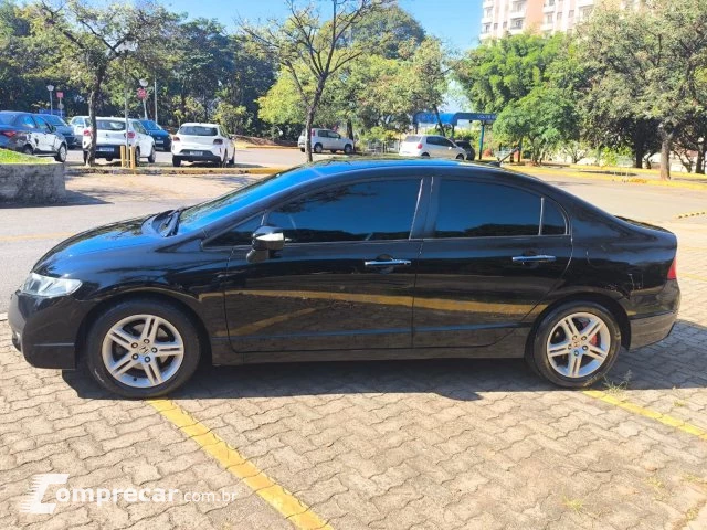 CIVIC - 1.8 EXS 16V 4P AUTOMÁTICO