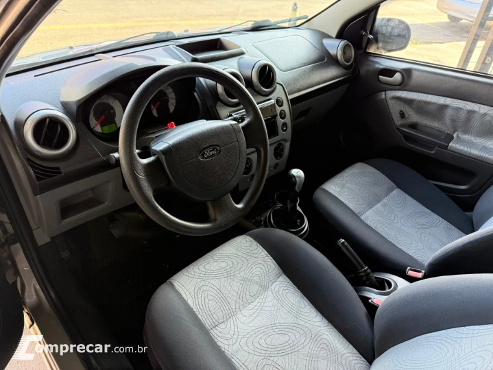 FIESTA 1.6 Rocam SE Sedan 8V