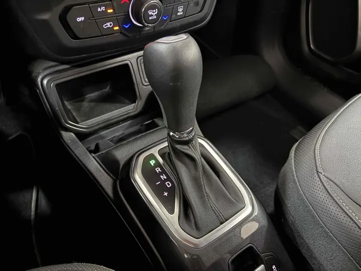 RENEGADE 1.3 T270 TURBO FLEX LONGITUDE AT6