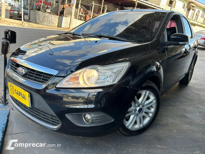 Focus Sedan 2.0 16V/2.0 16V Flex 4p Aut.