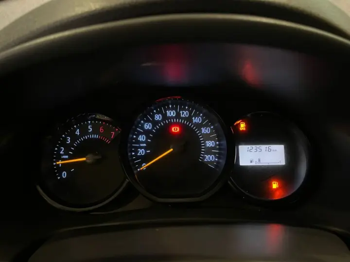 Sandero 1.0 12V 4P FLEX SCE AUTHENTIQUE