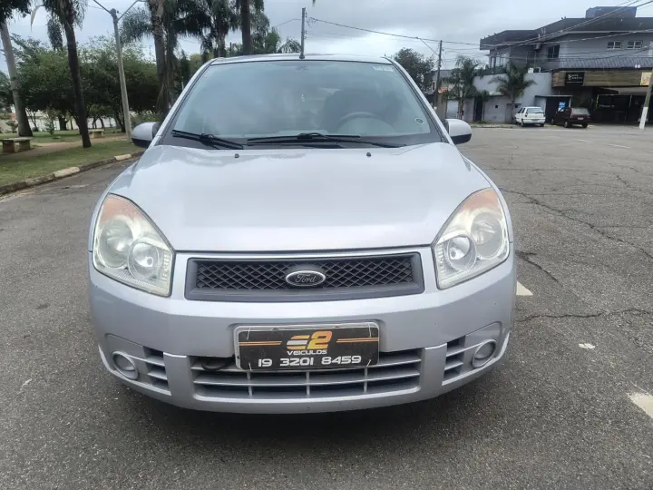 FIESTA 1.6 MPI Class Hatch 8V
