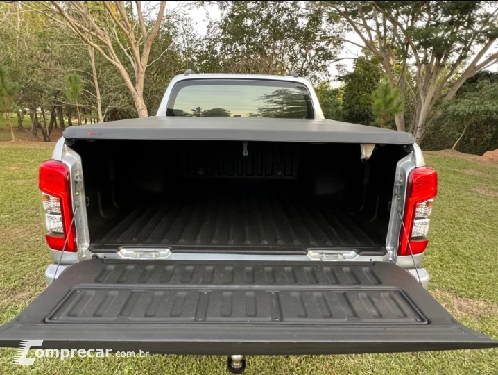 L200 TRITON 2.4 16V Turbo Sport Hpe-s CD 4X4