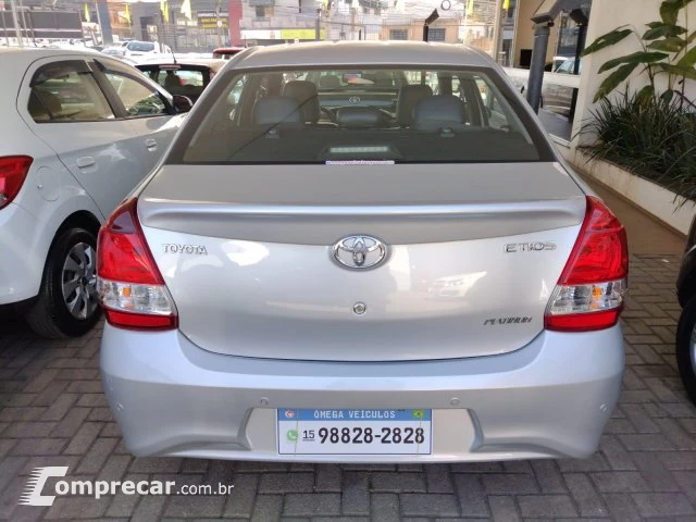 ETIOS SEDAN - 1.5 PLATINUM SEDAN 16V 4P AUTOMÁTICO