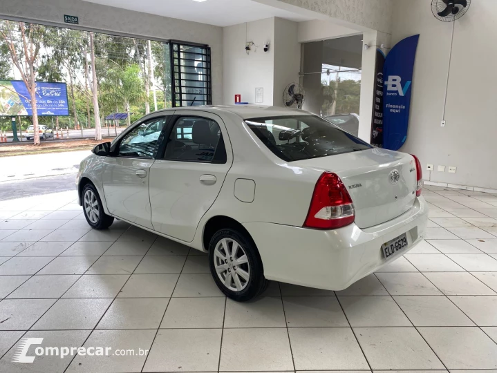 ETIOS 1.5 X Plus Sedan 16V