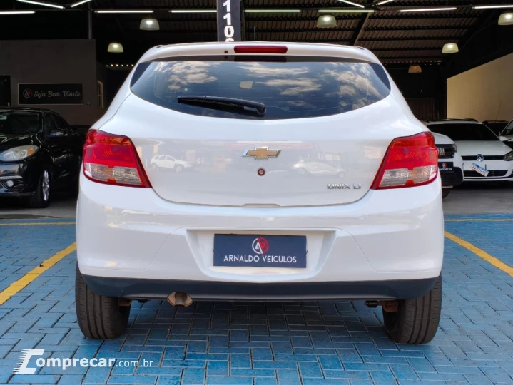 ONIX HATCH LT 1.0 8V FlexPower 5p Mec.