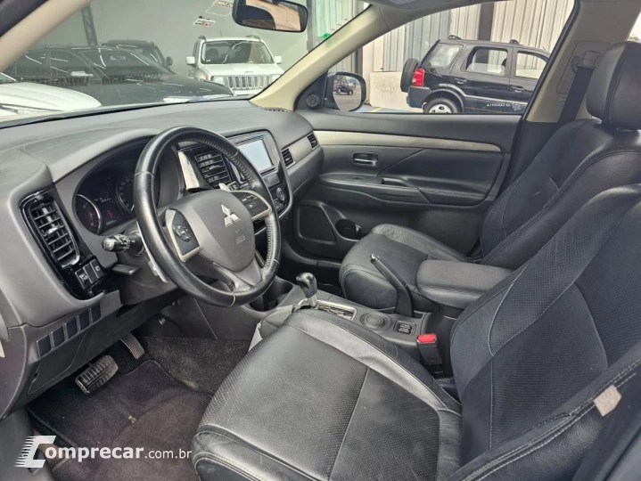 OUTLANDER 2.0 16V 160cv Aut.
