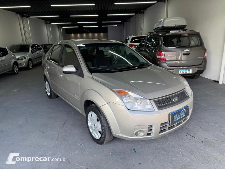 FIESTA 1.6 Rocam SE Sedan 8V
