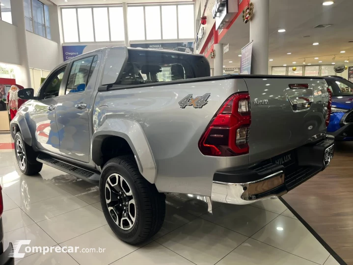 HILUX 2.8 D-4D TURBO CD SRX PLUS 4X4 AUTOMÁTICO