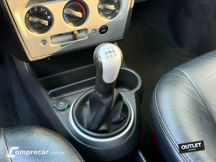 FIESTA 1.6 ROCAM SEDAN 8V FLEX 4P MANUAL