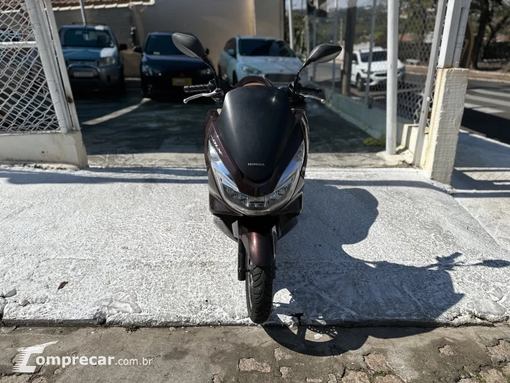 PCX 150 DLX