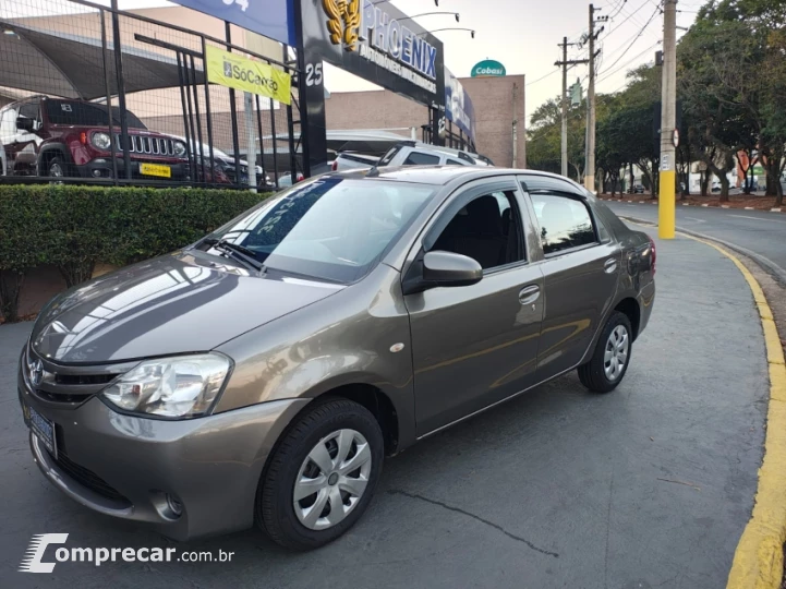 ETIOS 1.5 X Plus Sedan 16V