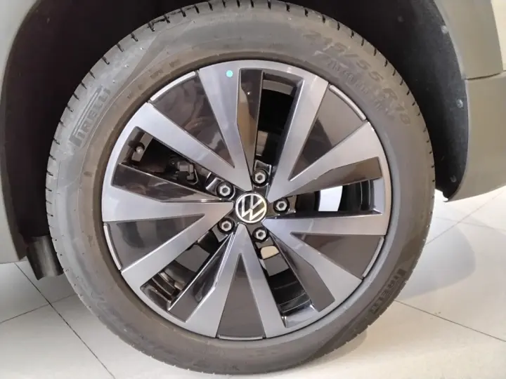 TAOS 1.4 250 TSI TOTAL FLEX HIGHLINE AUTOMÁTICO