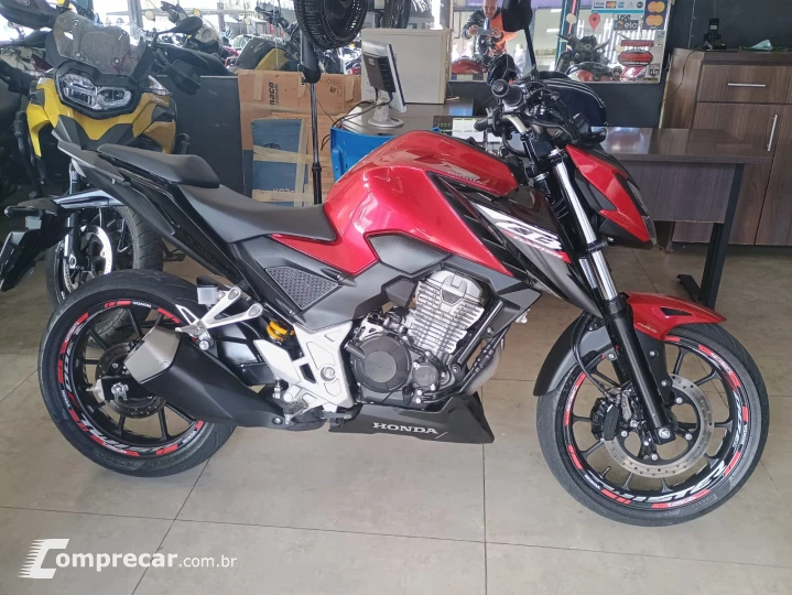 CB 300 F TWISTER
