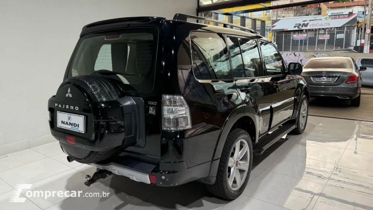 Pajero HPE Full 3.2 4x4 T.I.Dies. 5p Aut