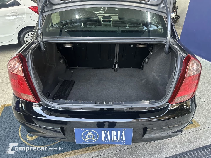 CORSA 1.4 MPFI Premium Sedan 8V
