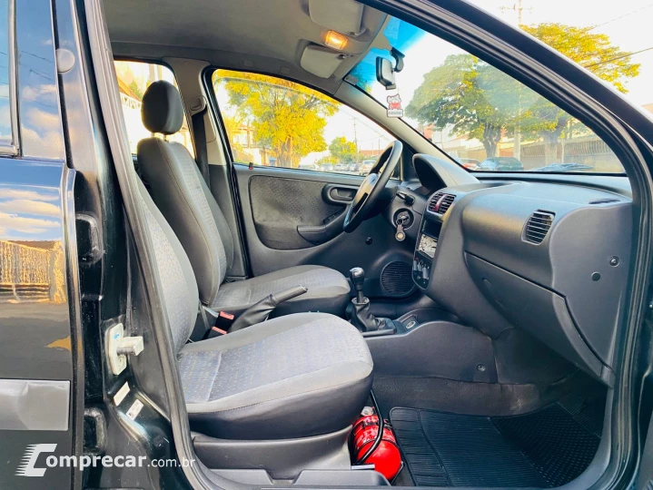 CORSA 1.4 MPFI Maxx Sedan 8V