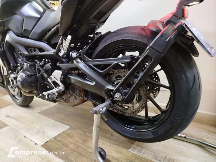 MT-09  800 cc