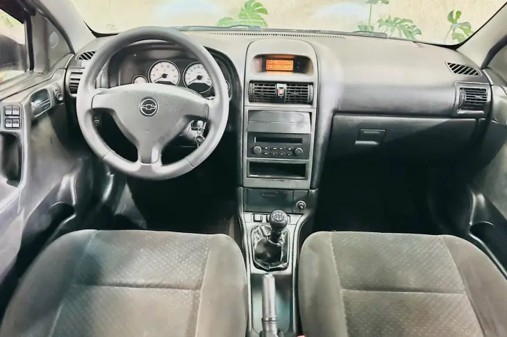 ASTRA 2.0 MPFI Advantage 8V