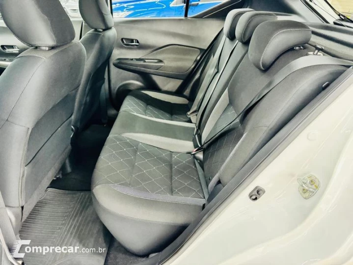 KICKS SV CVT
