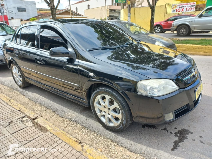 ASTRA 2.0 MPFI Advantage Sedan 8V