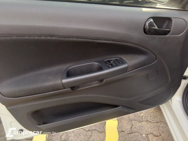 VOYAGE 1.0 12V MPI TOTALFLEX 4P MANUAL