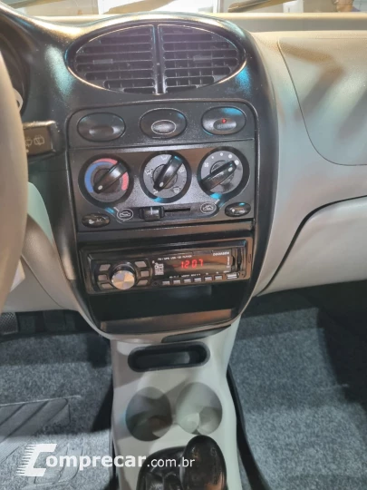 QQ 1.1 MPFI 16V