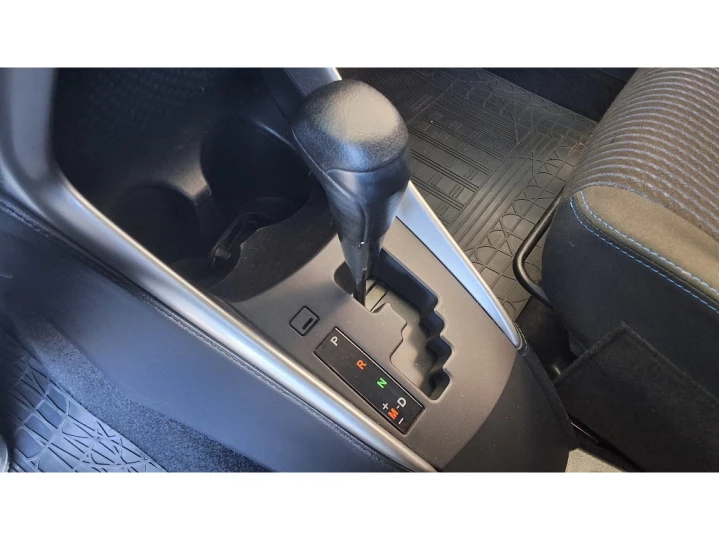 YARIS 1.5 16V FLEX SEDAN XL LIVE MULTIDRIVE