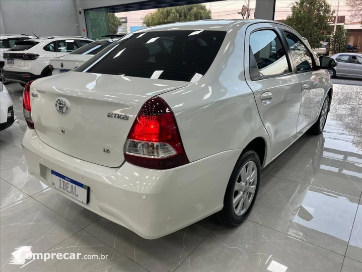 ETIOS 1.5 X PLUS SEDAN 16V FLEX 4P AUTOMÁTICO