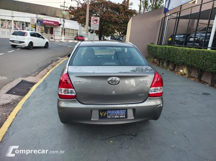 ETIOS 1.5 X Plus Sedan 16V