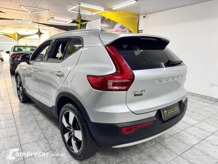 XC40 T5 MOMENTUM