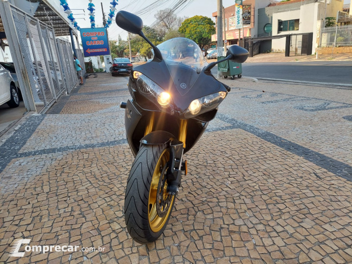 YZF R1 1000