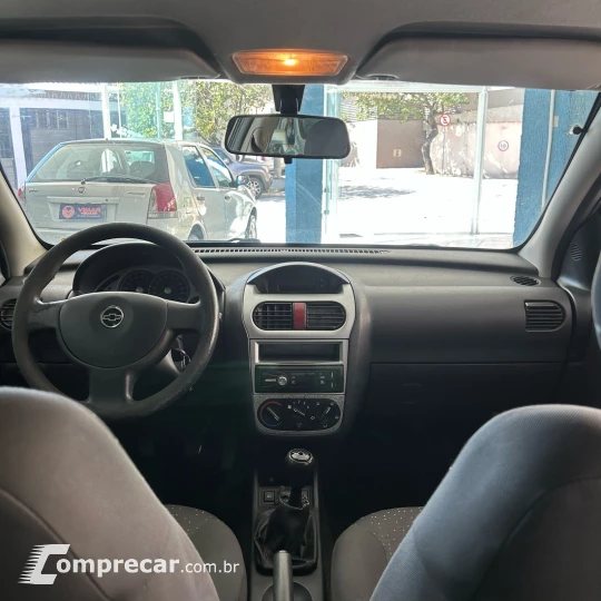 CORSA 1.0 MPFI Premium Sedan 8V