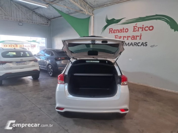 YARIS 1.5 16V Sedan XL Live