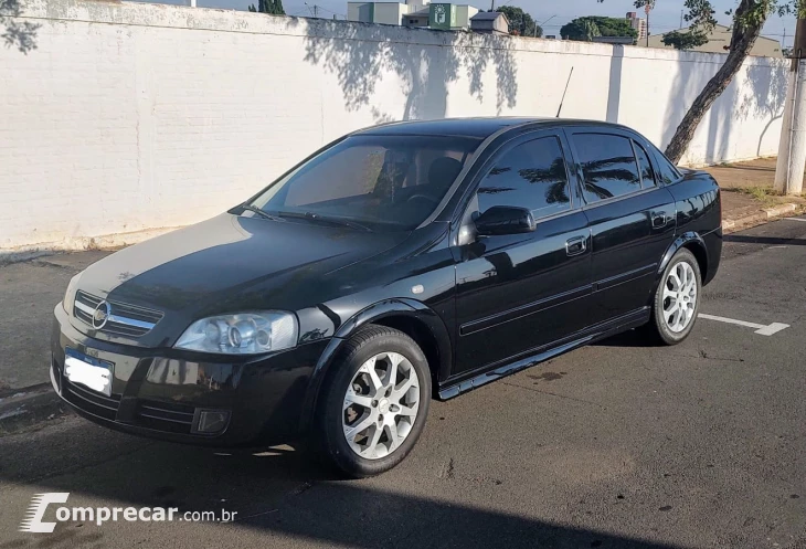 ASTRA 2.0 MPFI Advantage Sedan 8V