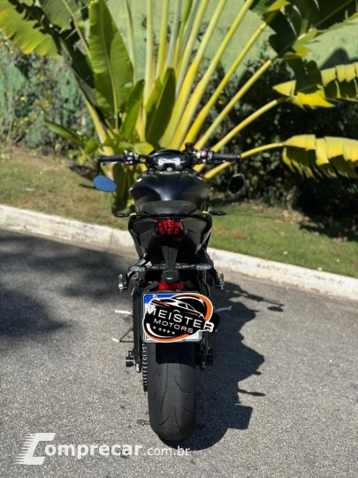 street triple rs