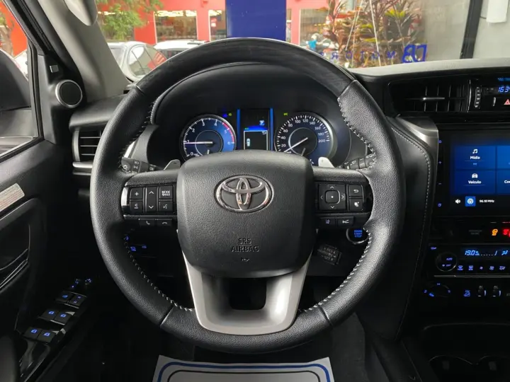 Hilux SW4 SRX Plat. 4x4 2.8 TB Die. Aut.