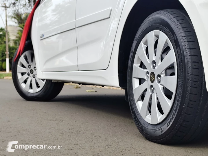 HB20S 1.6 COMFORT PLUS 16V FLEX 4P AUTOMÁTICO