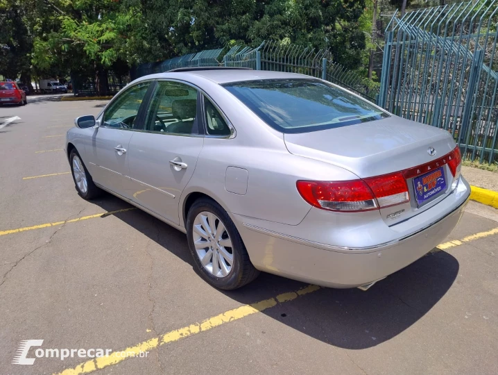 AZERA 3.3 MPFI GLS Sedan V6 24V