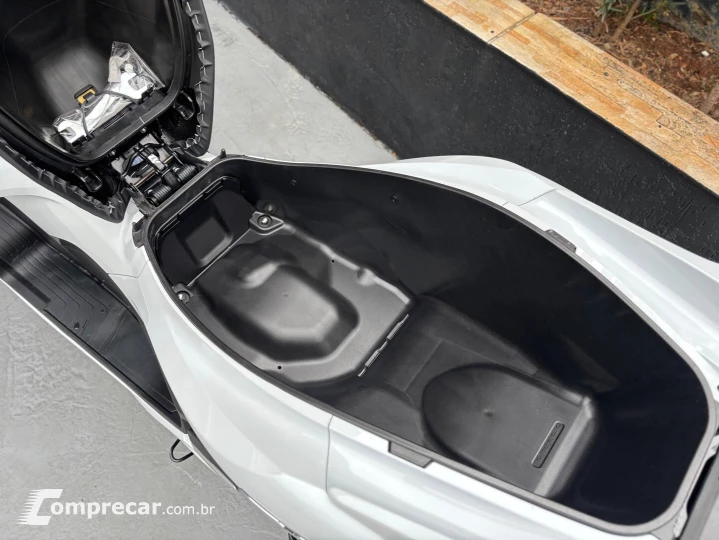 PCX 160