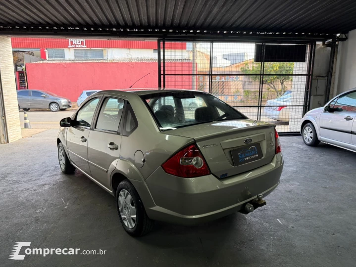 FIESTA 1.6 Rocam SE Sedan 8V
